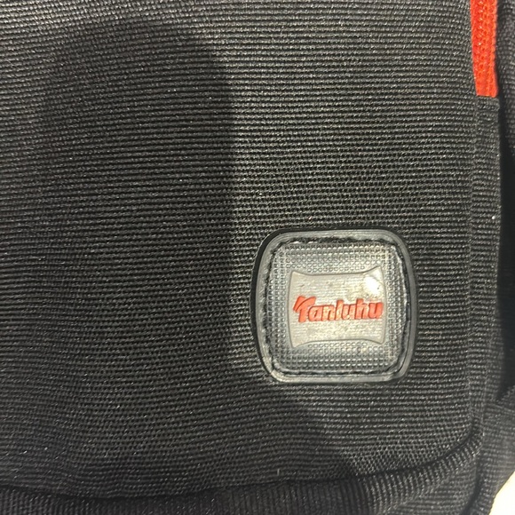 Tanluhu Crossbody Bag - Picture 3 of 4